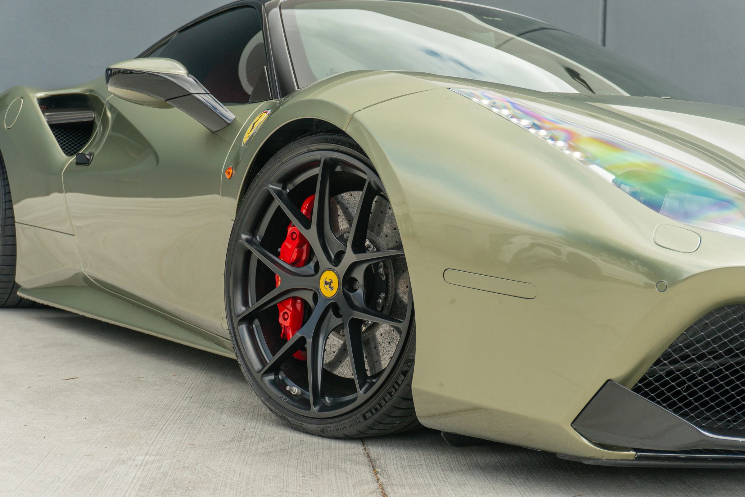 Used 2018 Ferrari 488 GTB image 32