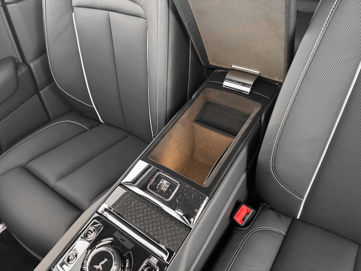 New 2026 Rolls-Royce Cullinan Black Badge AWD/4WD image 22