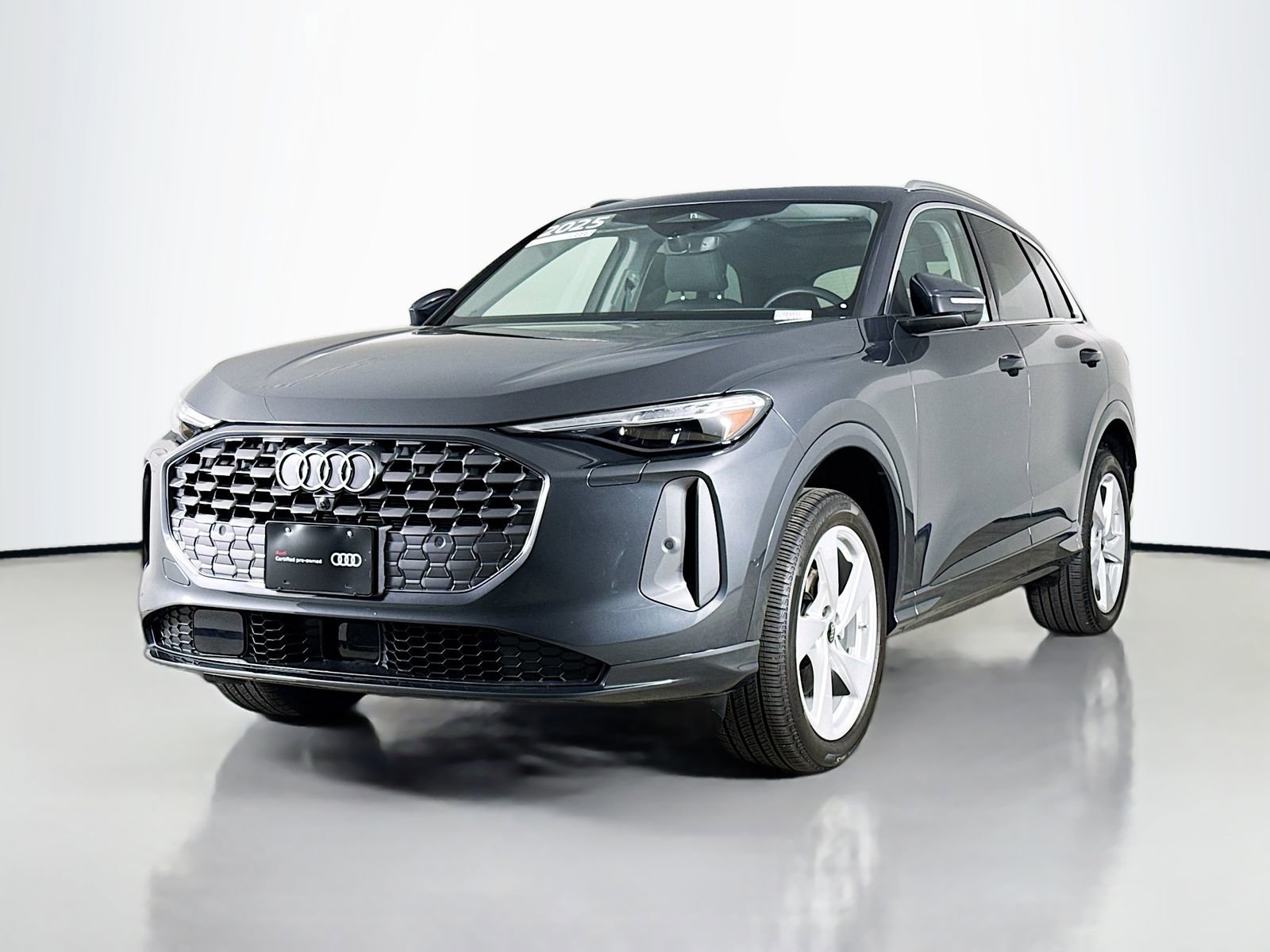 Certified 2025 Audi Q5 Premium w/ Premium Plus AWD/4WD image 3