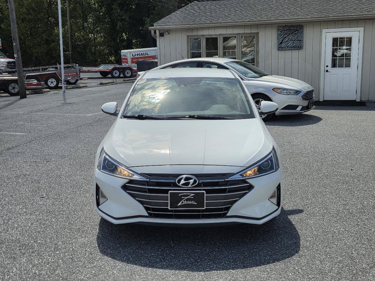 Used 2020 Hyundai Elantra SE w/ Cargo Package (C1) FWD image 2