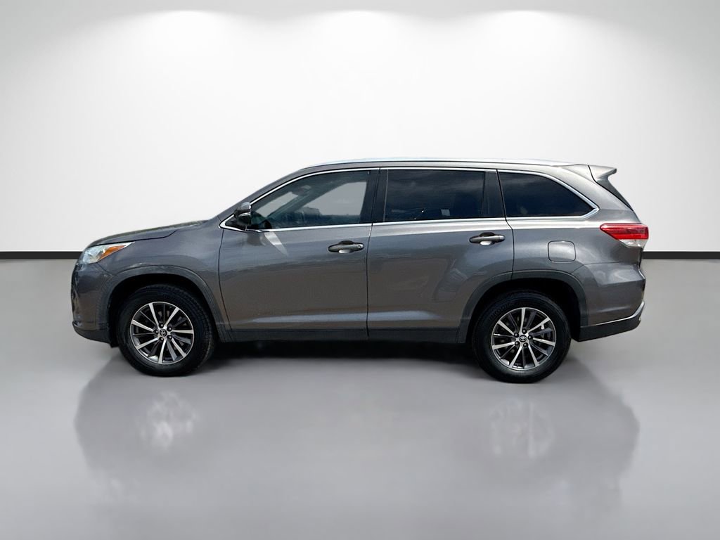 Used 2019 Toyota Highlander XLE image 6