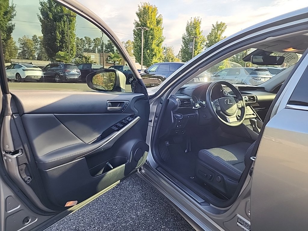 Used 2019 Lexus IS 300 AWD w/ Navigation Package image 9