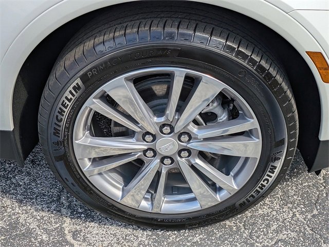 Certified 2025 Cadillac XT5 Premium Luxury image 11