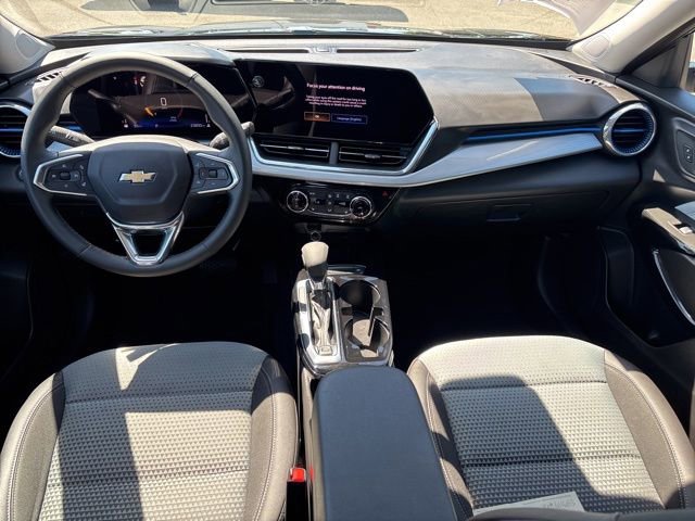 Used 2025 Chevrolet Trax LT w/ LT Convenience Package FWD image 10