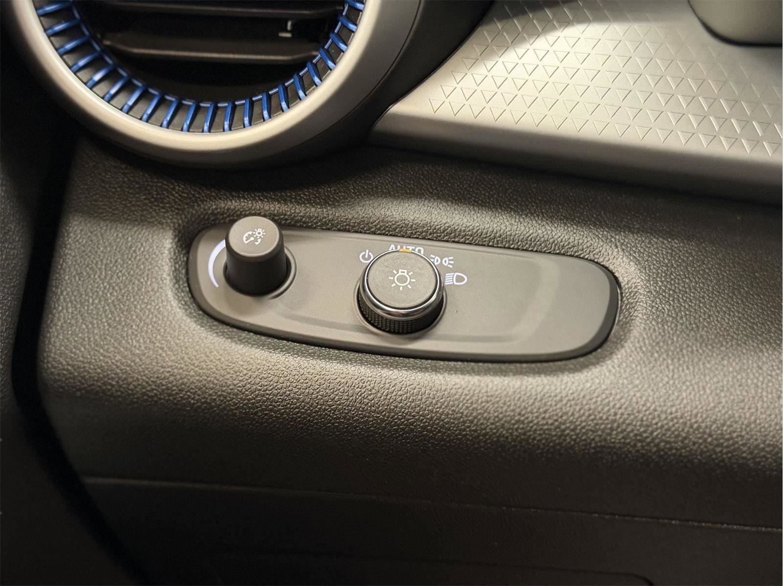 Certified 2025 Chevrolet Trax LS w/ LS Convenience Package image 36