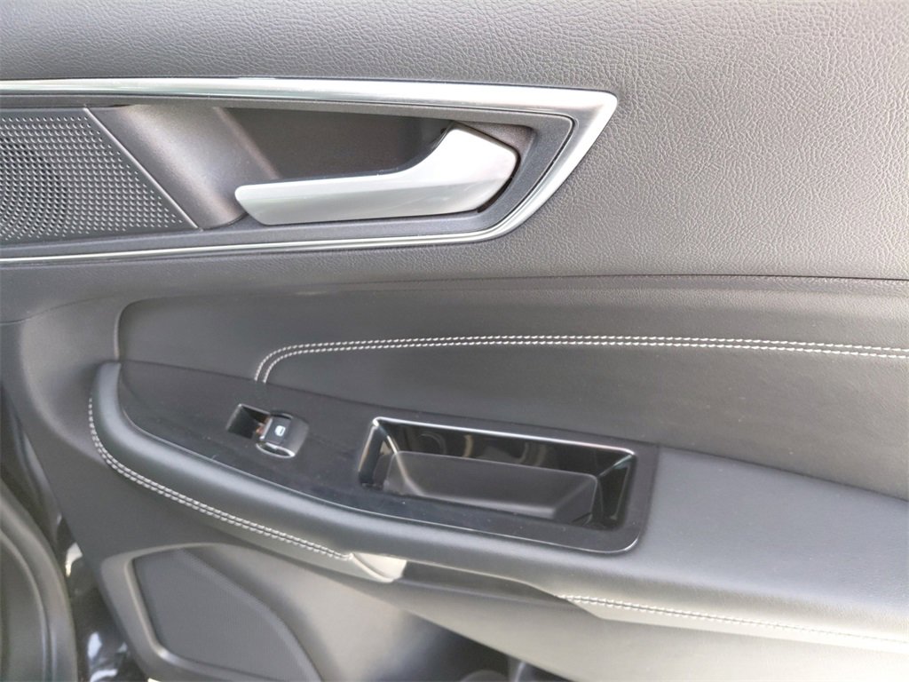 Used 2020 Ford Edge Titanium w/ Class II Trailer Tow Package image 21