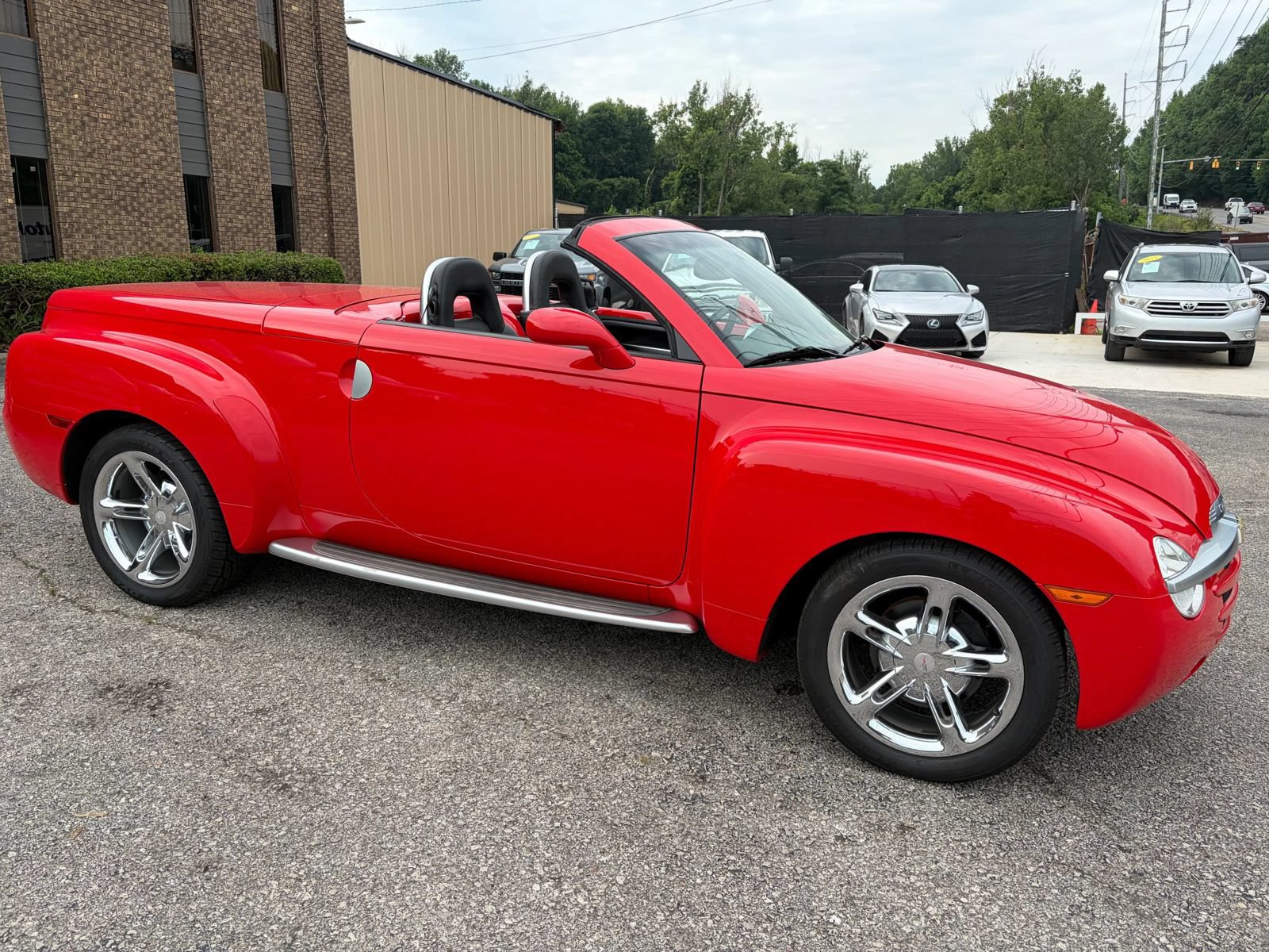 Used 2005 Chevrolet SSR w/ Preferred Equipment Group RWD image 15