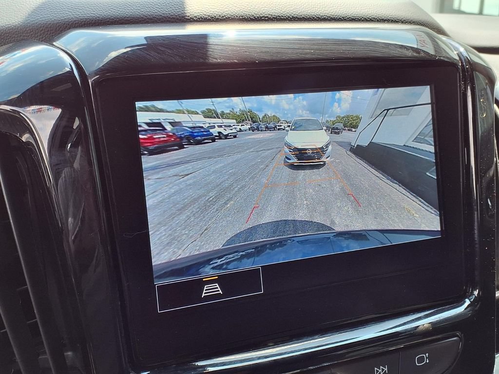 Used 2023 Chevrolet Traverse LT FWD image 9