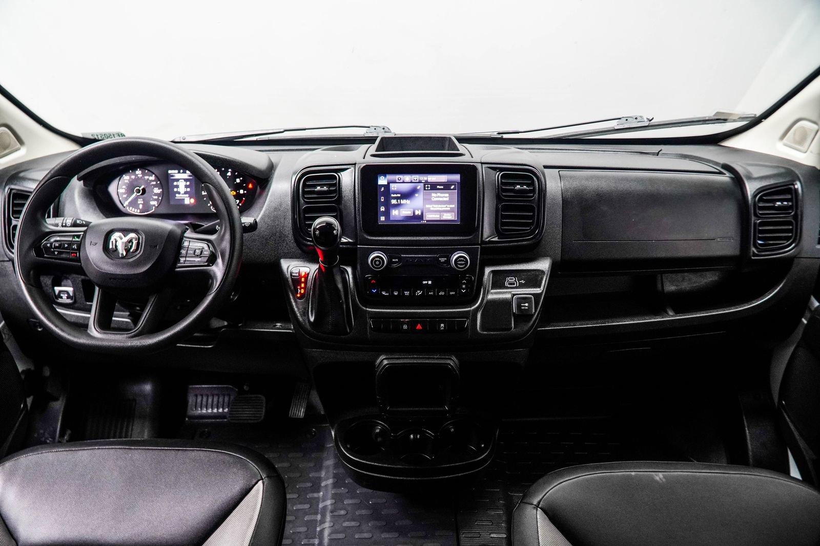 Used 2024 RAM ProMaster 2500 w/ Convenience Group FWD image 17