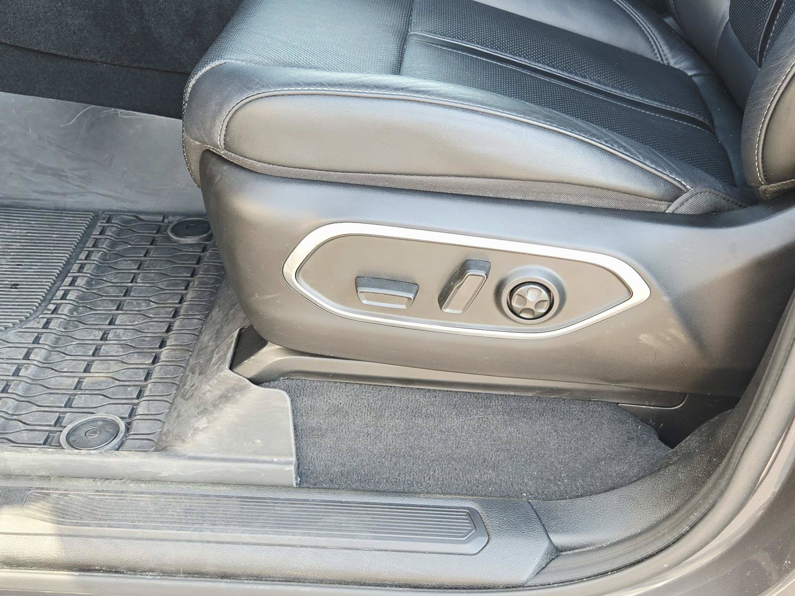 Used 2024 Jeep Wagoneer Series II w/ Convenience Group I AWD/4WD image 45