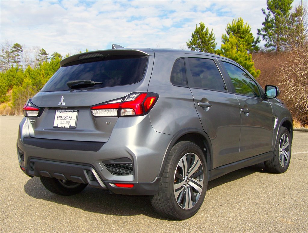 Used 2021 Mitsubishi Outlander Sport SE image 3