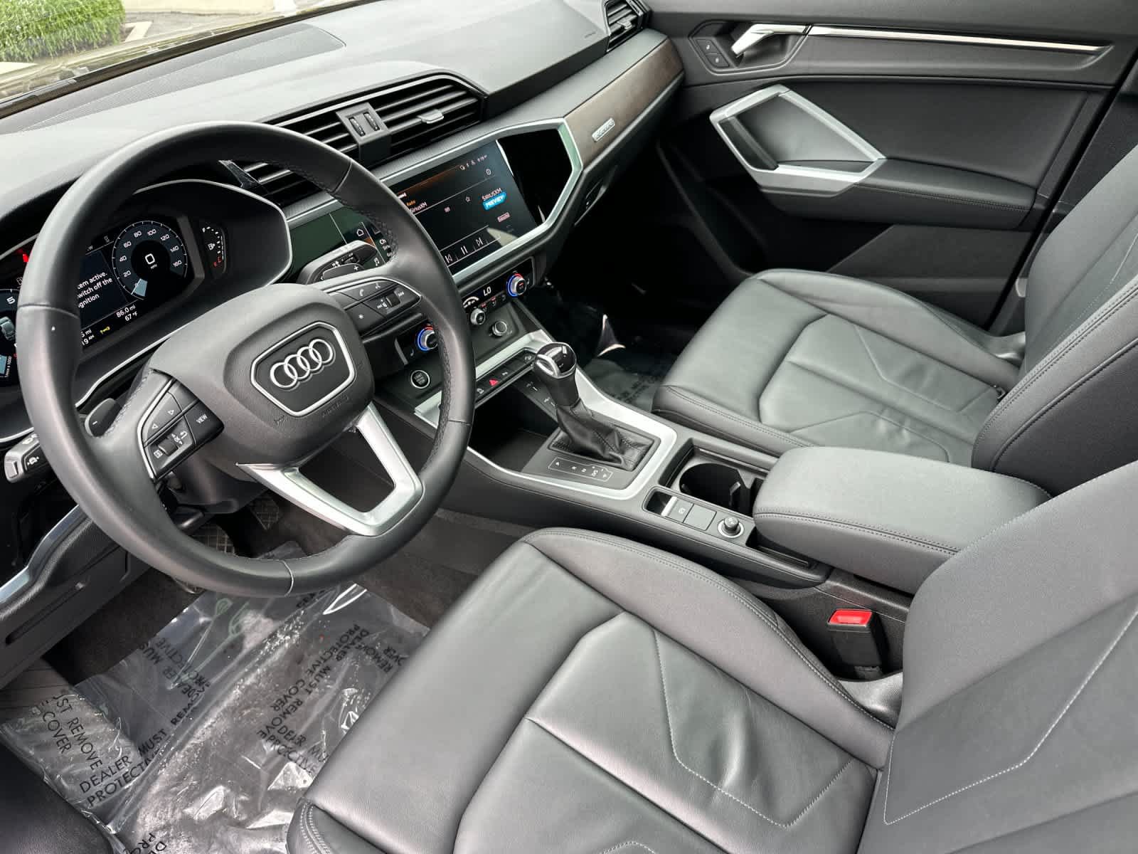 Used 2023 Audi Q3 2.0T Premium w/ Convenience Package AWD/4WD image 11