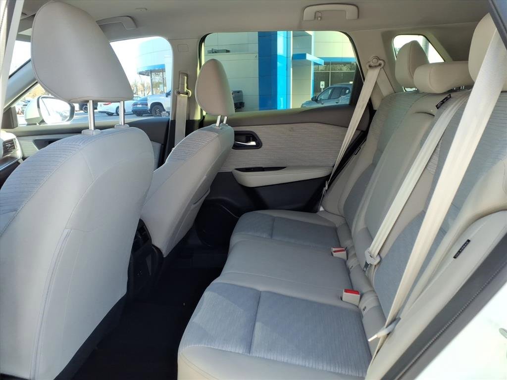 Used 2023 Nissan Rogue SV image 19