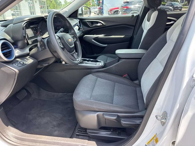 Used 2024 Chevrolet Trax LS w/ LS Convenience Package FWD image 9