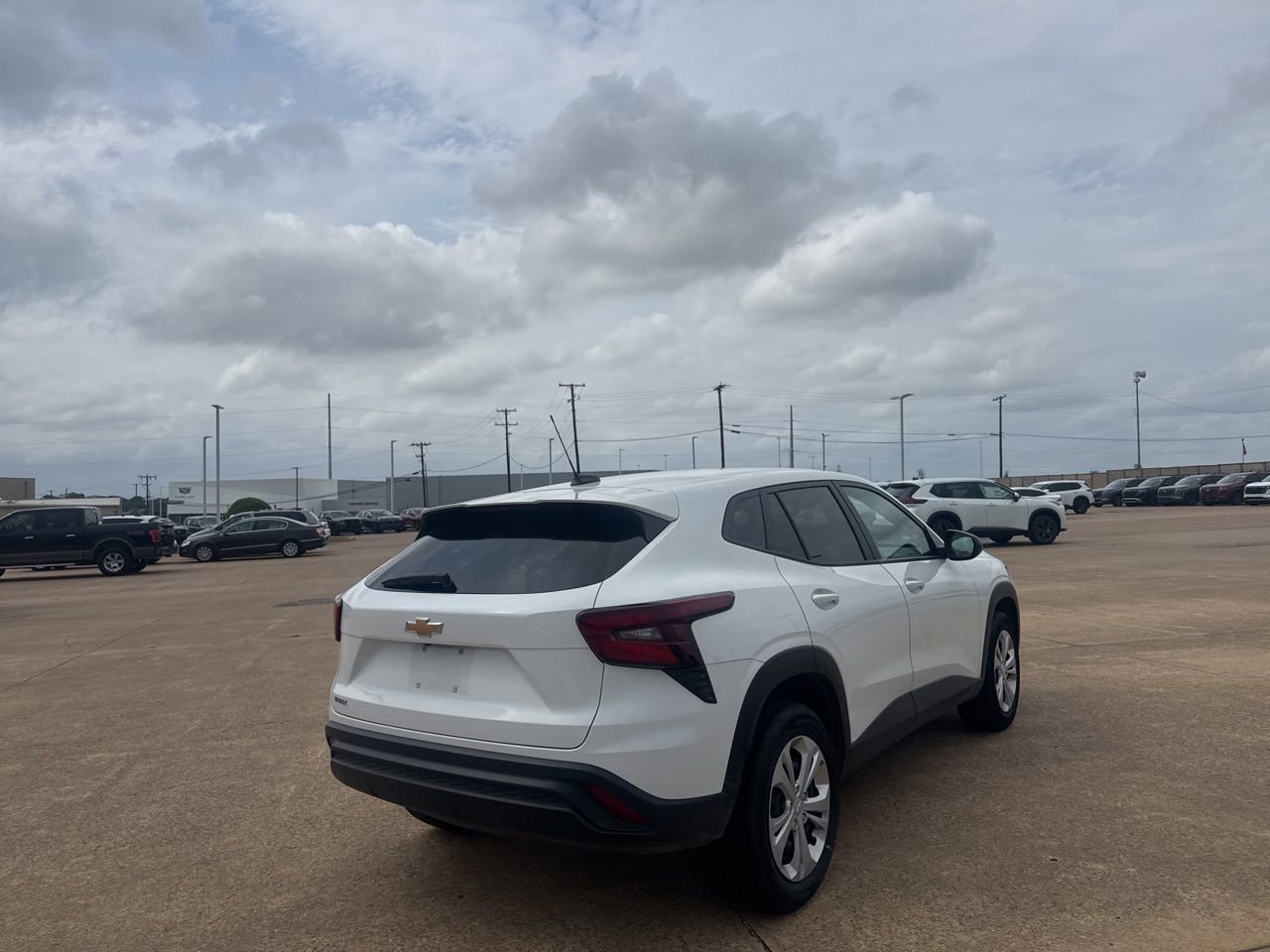 Used 2025 Chevrolet Trax LS image 21