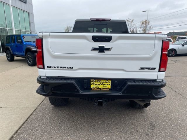 Used 2025 Chevrolet Silverado 2500 ZR2 w/ LPO, Dark Essentials Package AWD/4WD image 6