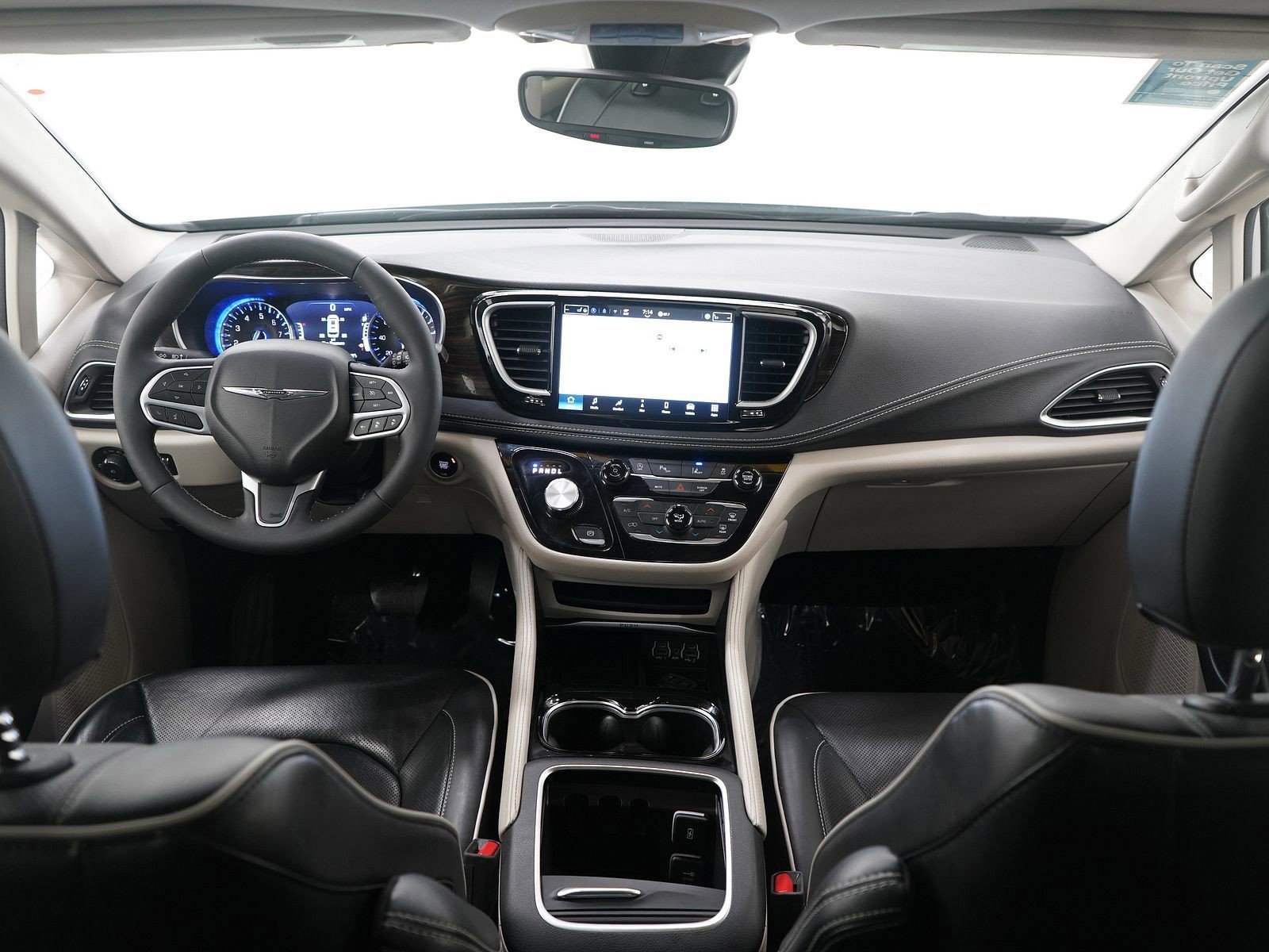 Used 2024 Chrysler Pacifica Limited image 15