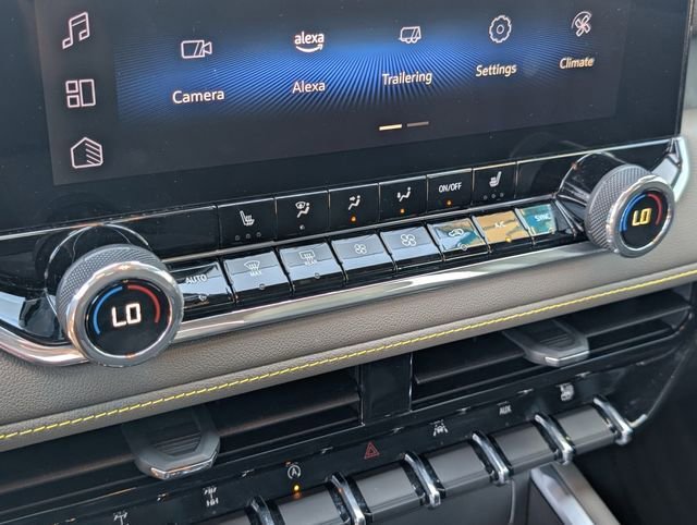 Used 2024 Chevrolet Colorado ZR2 w/ Technology Package image 31