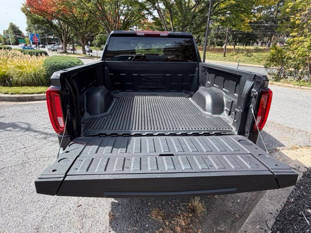 Used 2026 GMC Sierra 1500 SLT AWD/4WD image 7