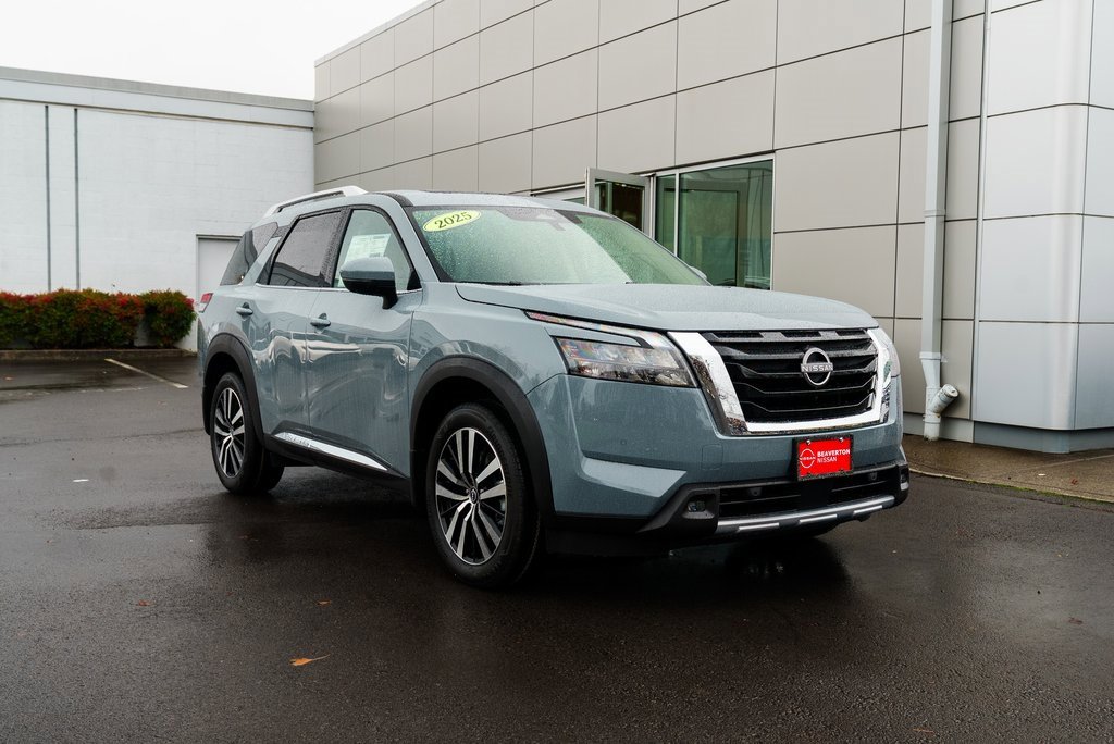 New 2025 Nissan Pathfinder Platinum image 32