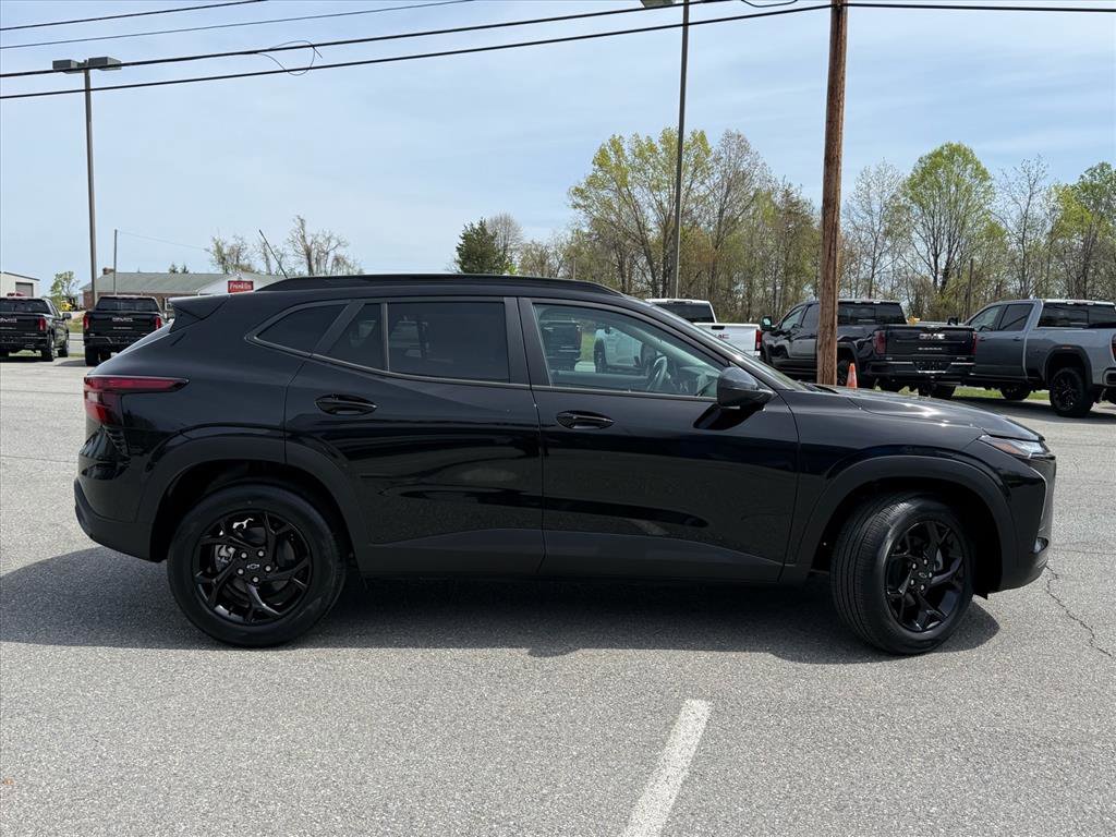 New 2026 Chevrolet Trax LT w/ Driver Confidence Package FWD image 3