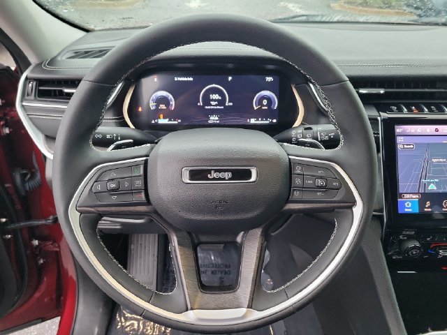 Used 2023 Jeep Grand Cherokee Limited w/ Black Appearance Package AWD/4WD image 20