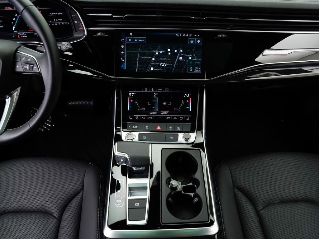 Certified 2025 Audi Q8 Premium Plus w/ Premium Plus Package AWD/4WD image 35