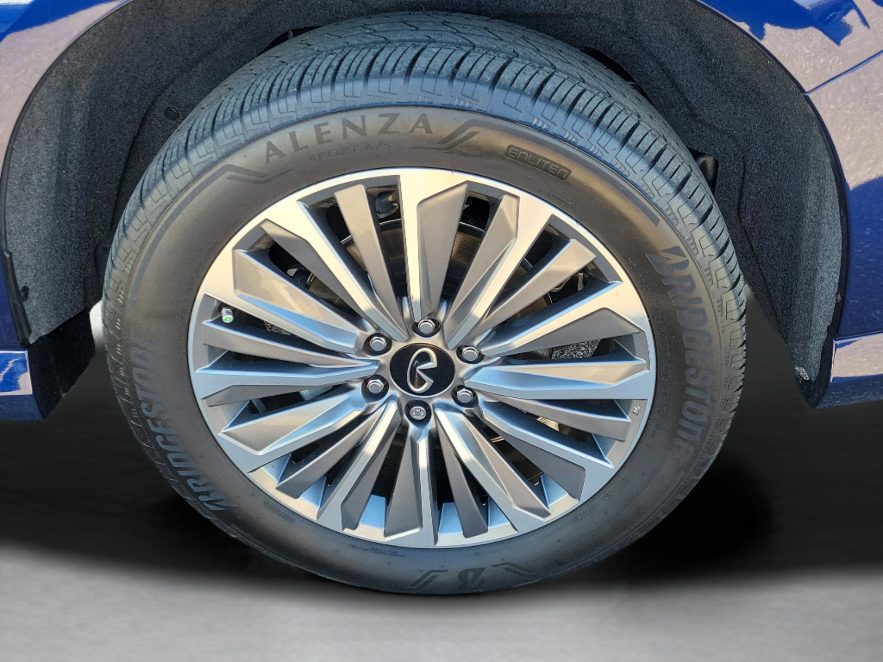 Certified 2025 INFINITI QX80 Luxe RWD image 5