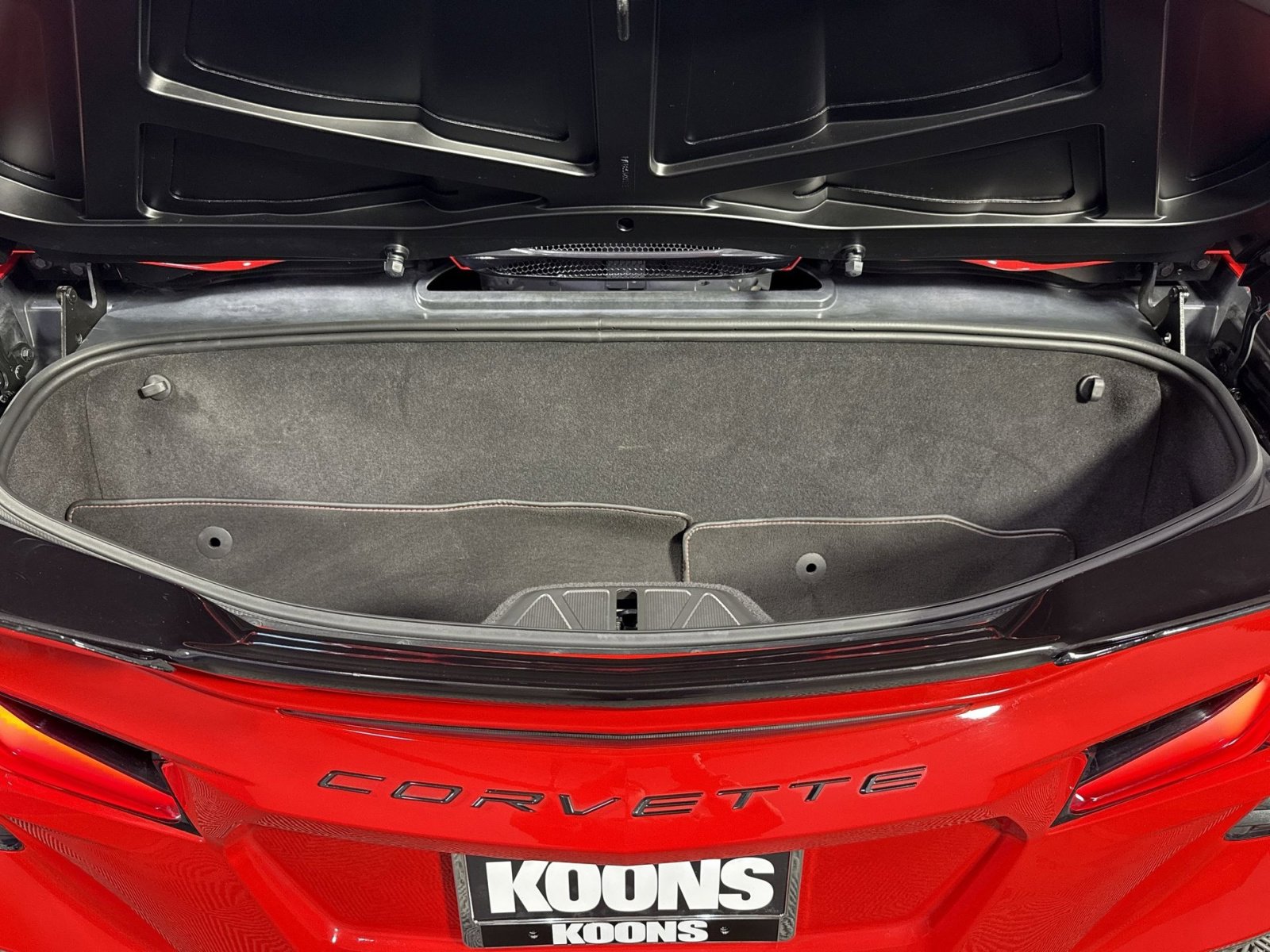 Used 2022 Chevrolet Corvette Stingray Convertible w/ Z51 Performance Package image 32