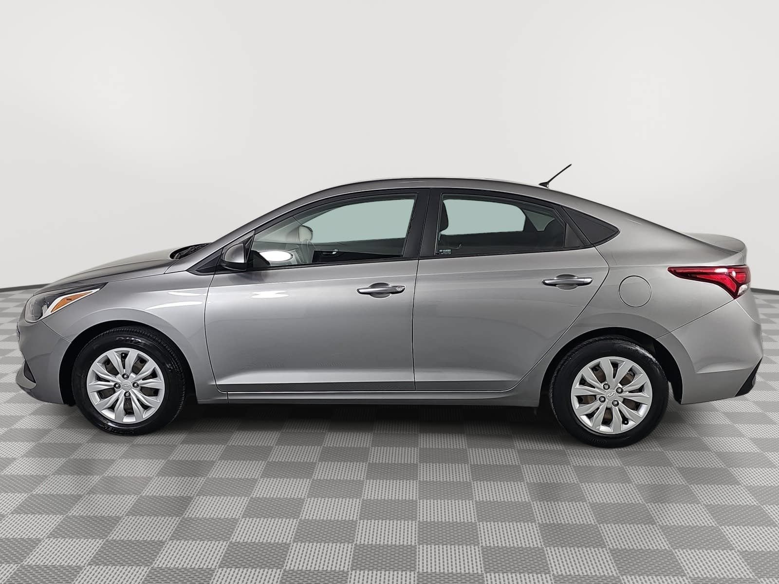Used 2021 Hyundai Accent SE FWD image 5