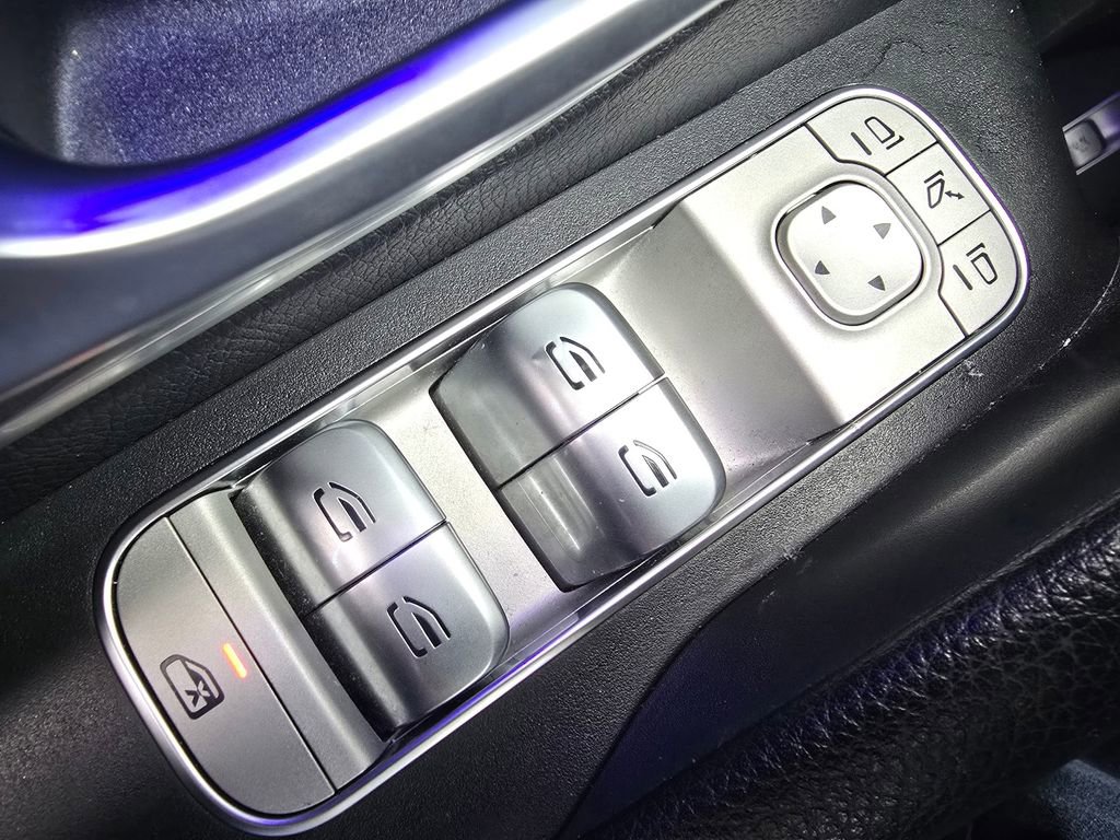 Used 2020 Mercedes-Benz GLE 350 4MATIC image 27