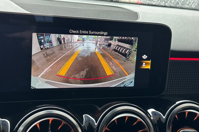 Used 2021 Mercedes-Benz GLB 250 w/ Premium Package image 23