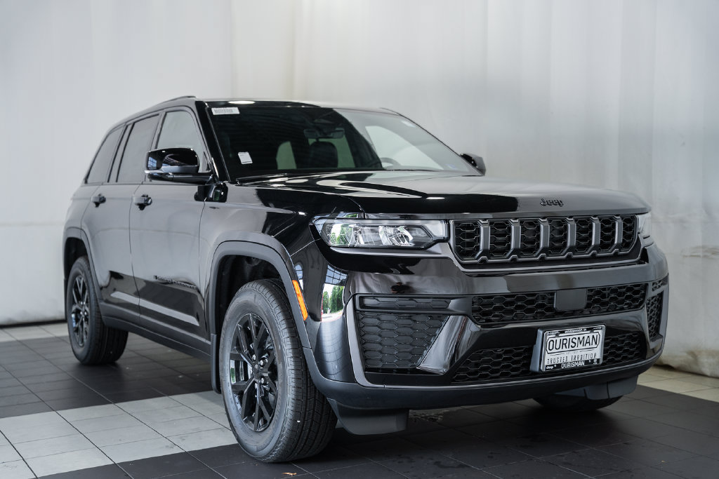New 2026 Jeep Grand Cherokee Altitude AWD/4WD image 1