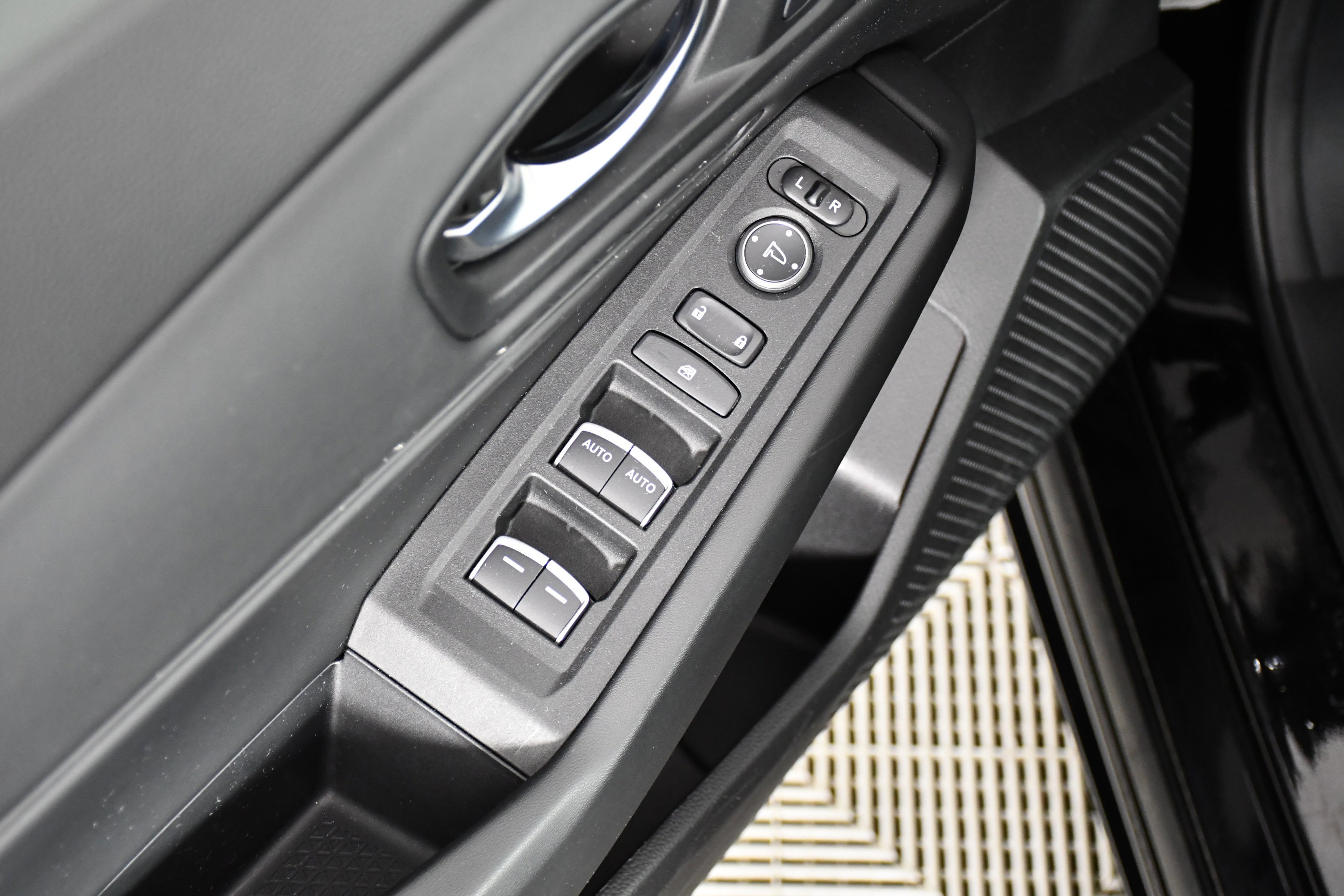 Used 2025 Honda Accord EX-L image 26