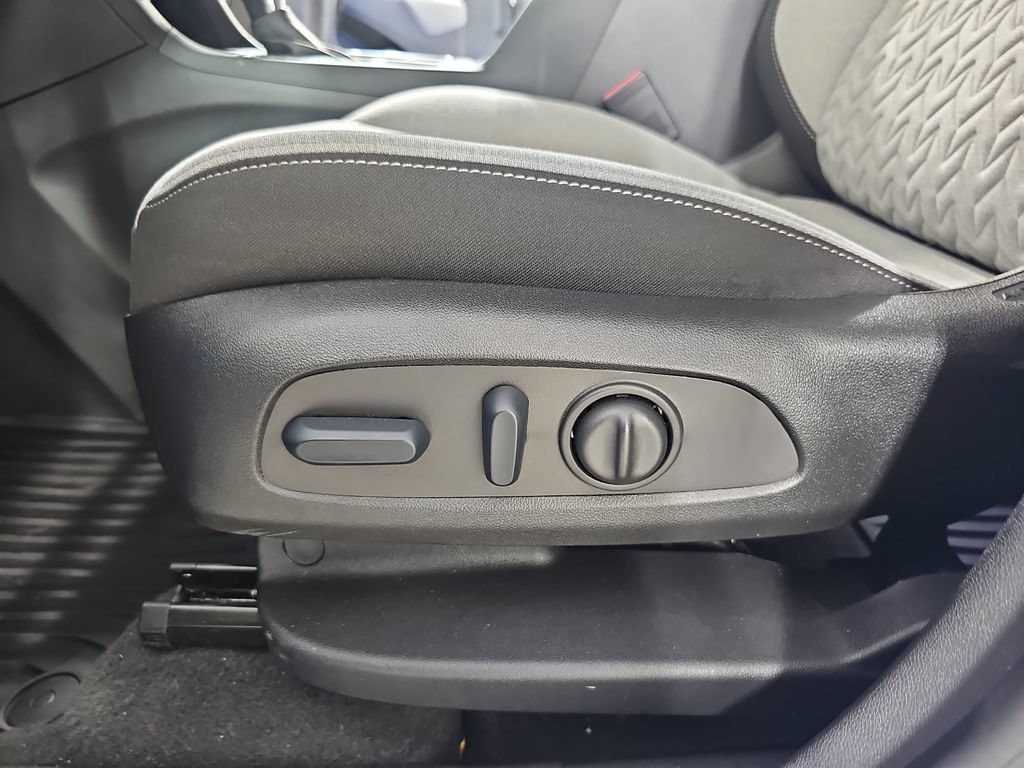 Certified 2024 Chevrolet Equinox LS w/ LS Convenience Package FWD image 33