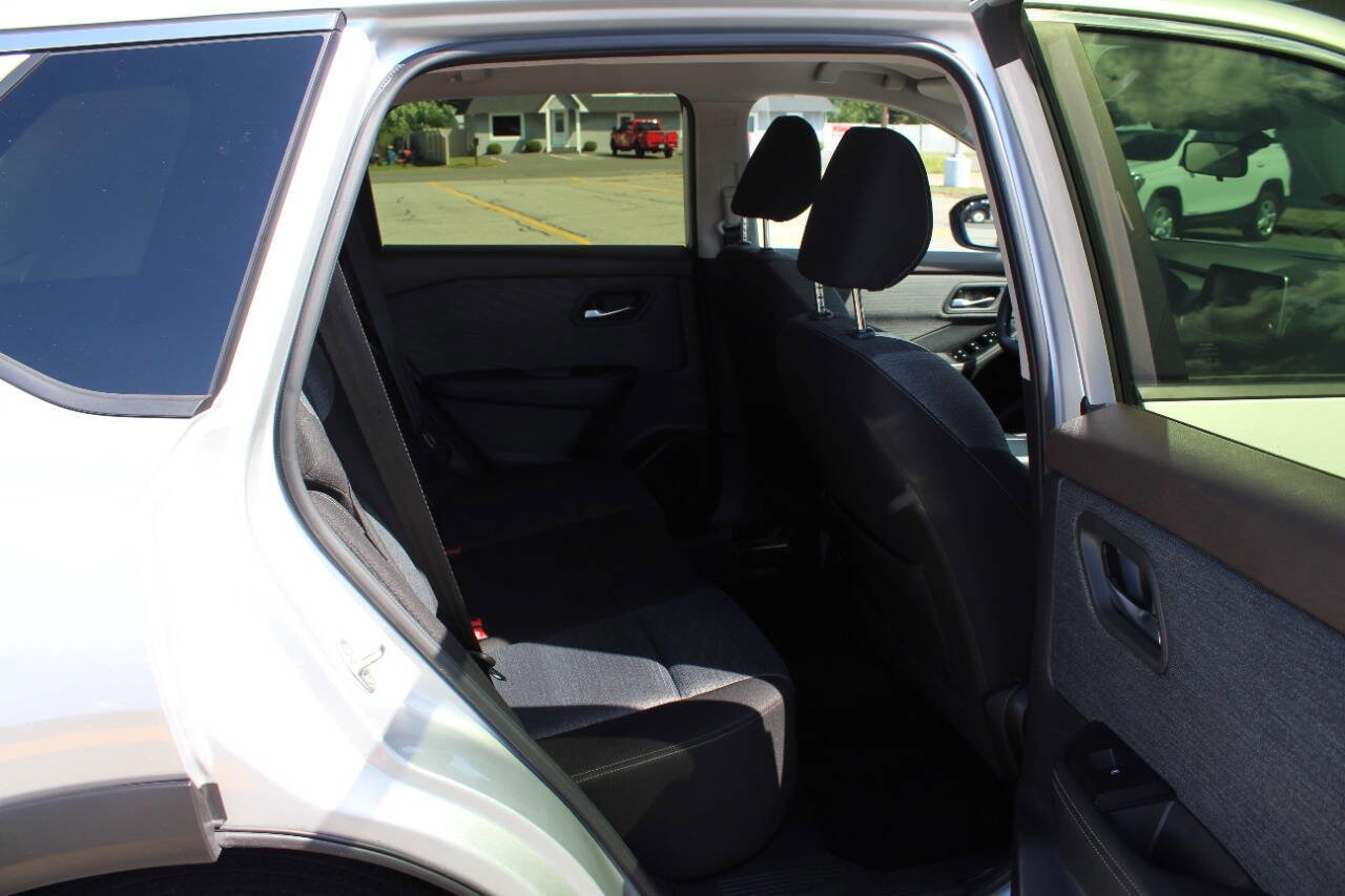 Used 2023 Nissan Rogue SV image 22