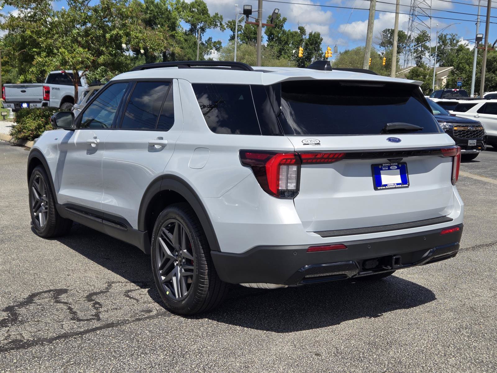 New 2026 Ford Explorer ST-Line w/ ST-Line Street Pack RWD image 12