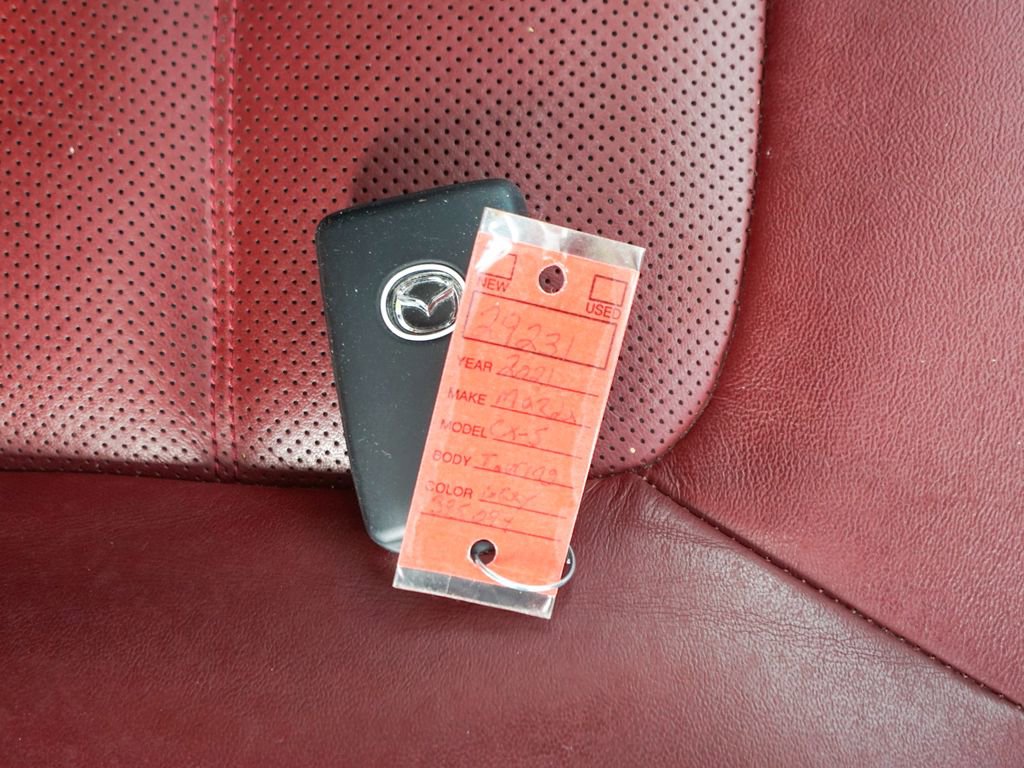 Used 2021 MAZDA CX-5 Carbon Edition image 35