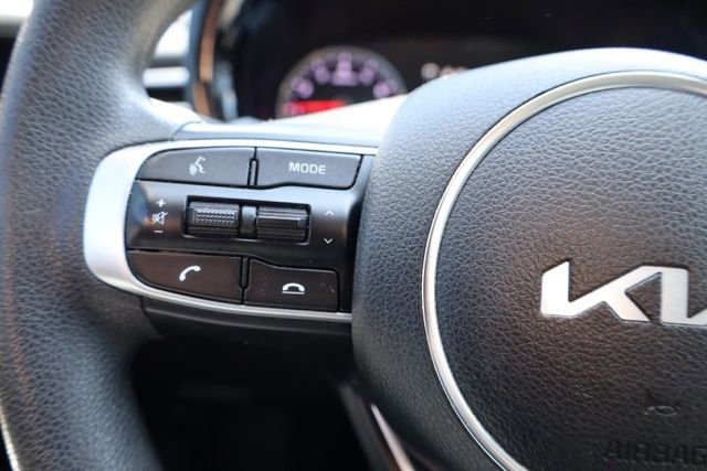 Used 2022 Kia K5 LXS image 3