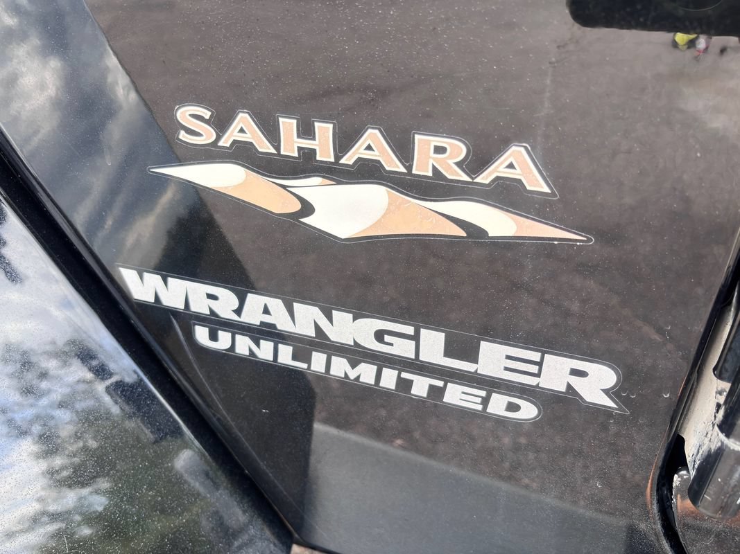 Used 2013 Jeep Wrangler Unlimited Sahara w/ Dual Top Group AWD/4WD image 15