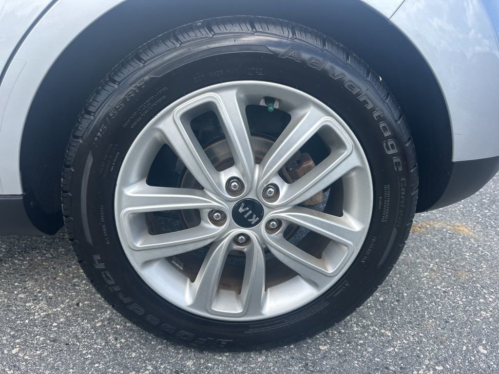 Used 2019 Kia Soul + image 25