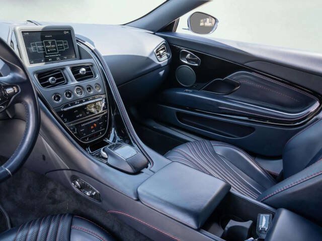 Used 2017 Aston Martin DB11 V12 RWD image 24