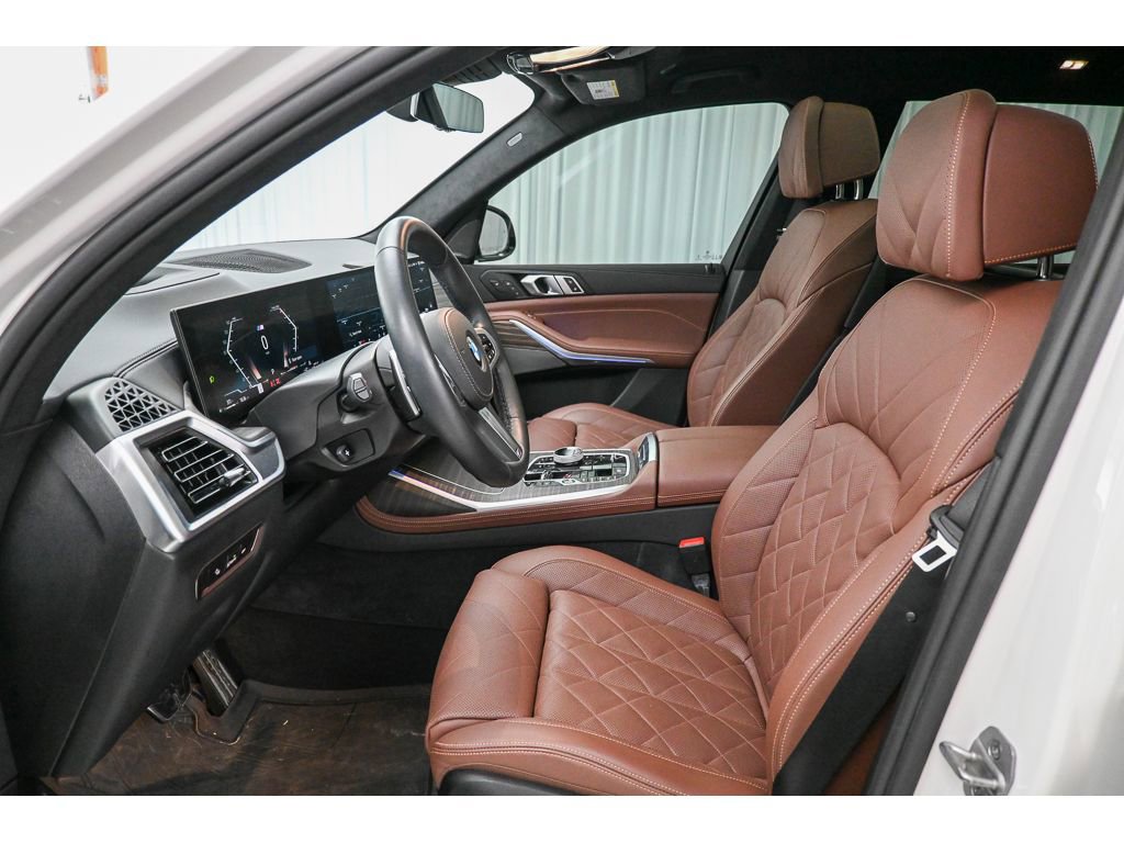 Used 2025 BMW X7 xDrive40i w/ Executive Package image 42