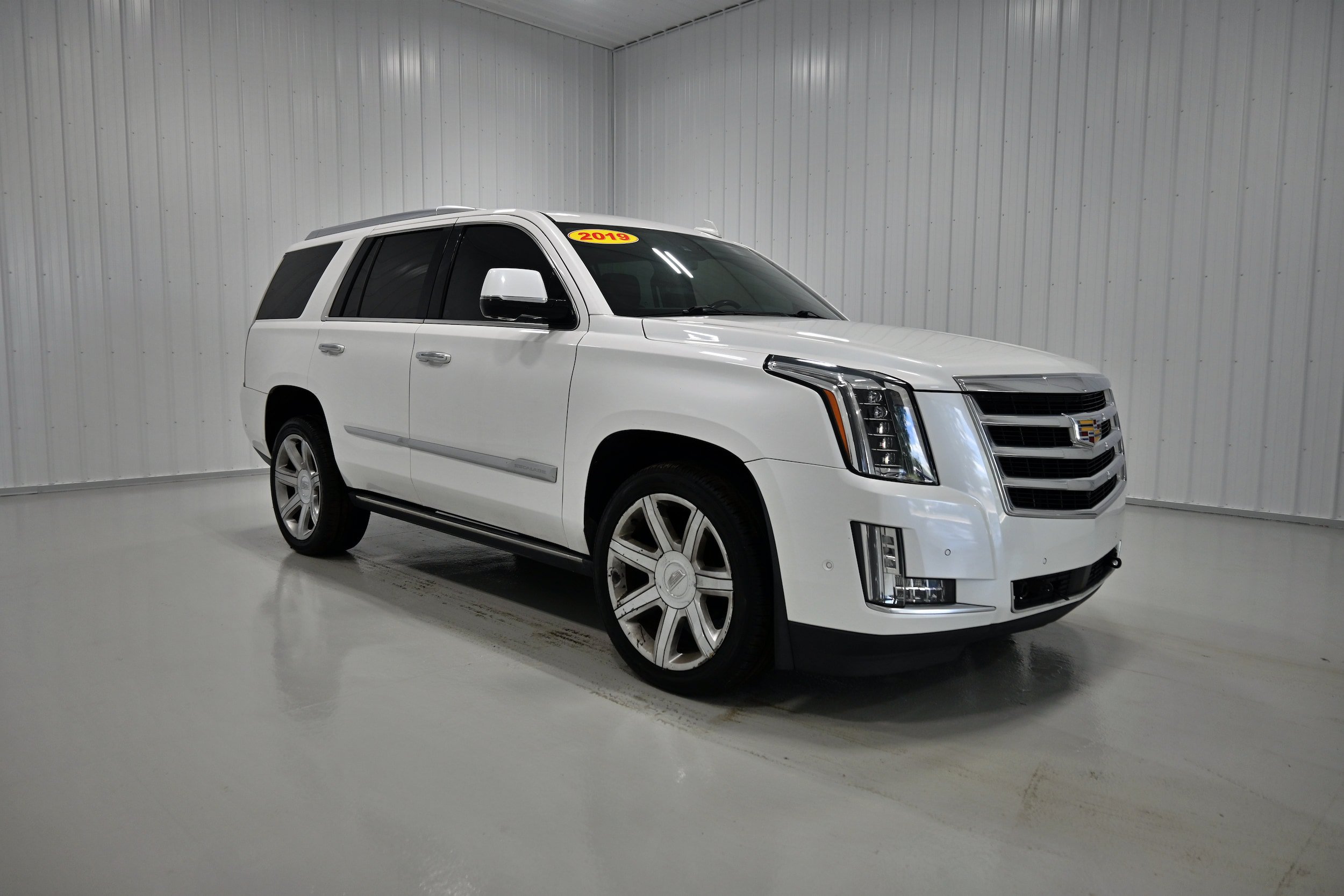 Used 2019 Cadillac Escalade Premium Luxury AWD/4WD image 3