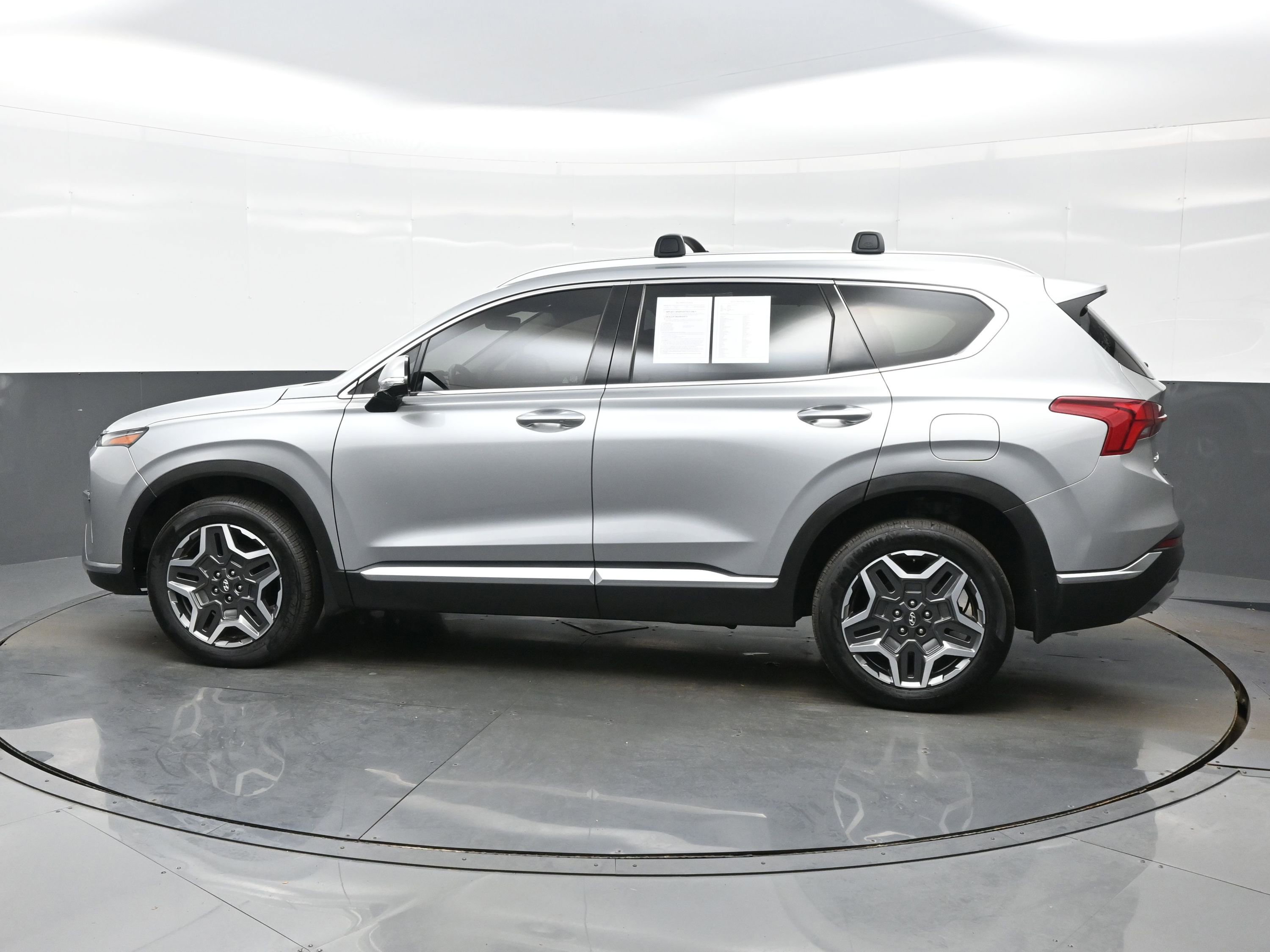 Used 2022 Hyundai Santa Fe Limited AWD/4WD image 3