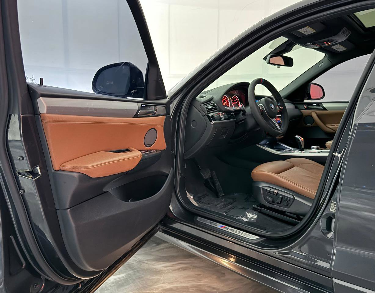 Used 2018 BMW X4 M40i image 16
