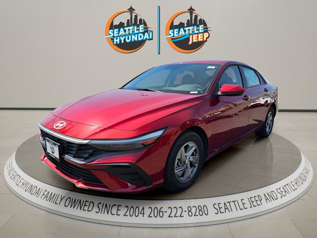 Used 2025 Hyundai Elantra SE