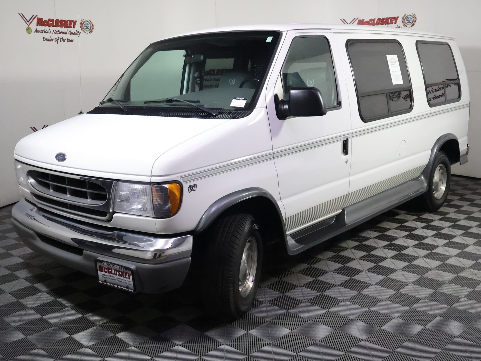 Used 2000 Ford E-150 and Econoline 150 RWD image 12