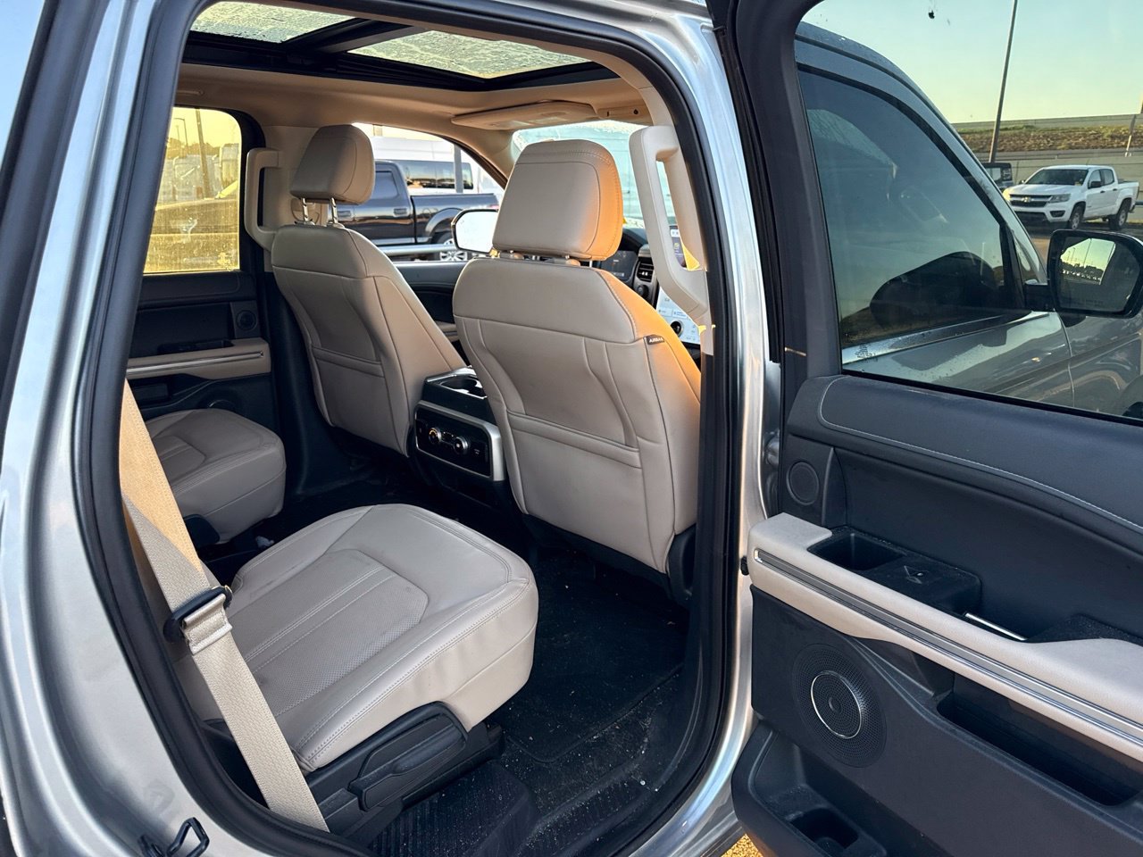 Used 2024 Ford Expedition Limited RWD image 13