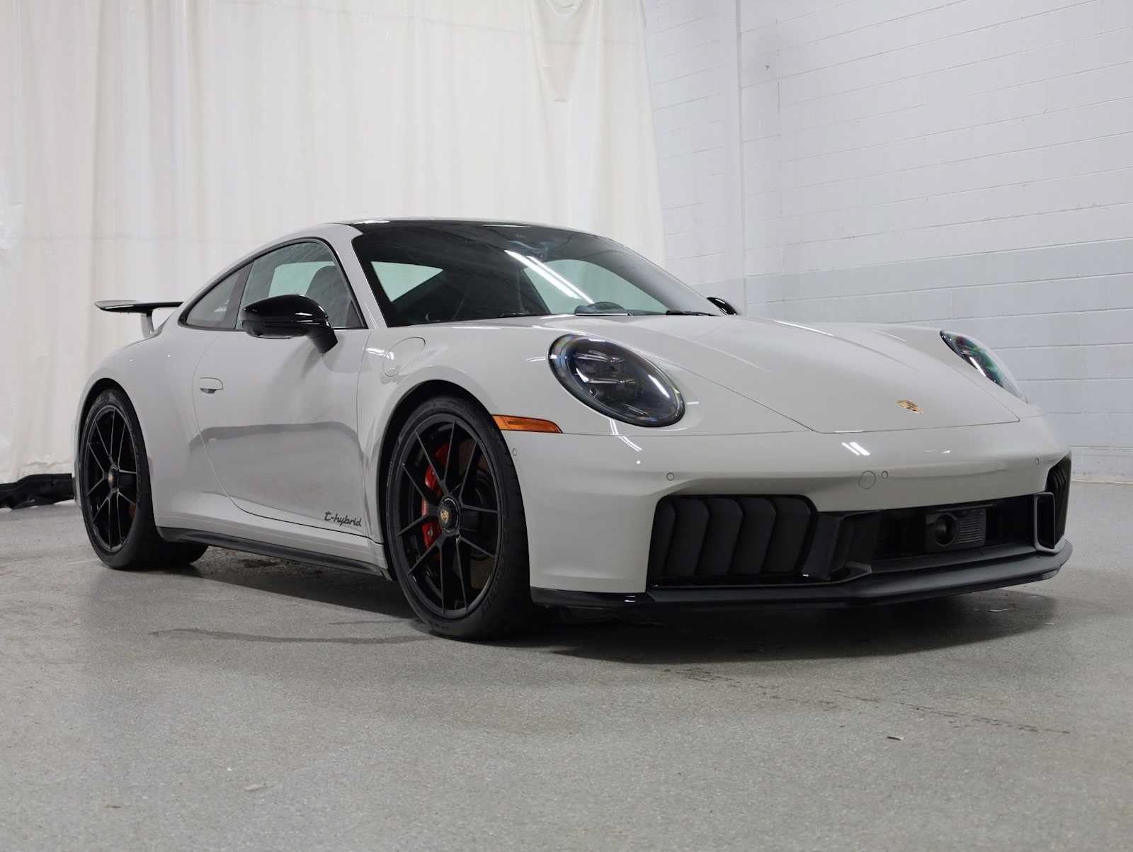 Used 2026 Porsche 911 Carrera GTS RWD image 13